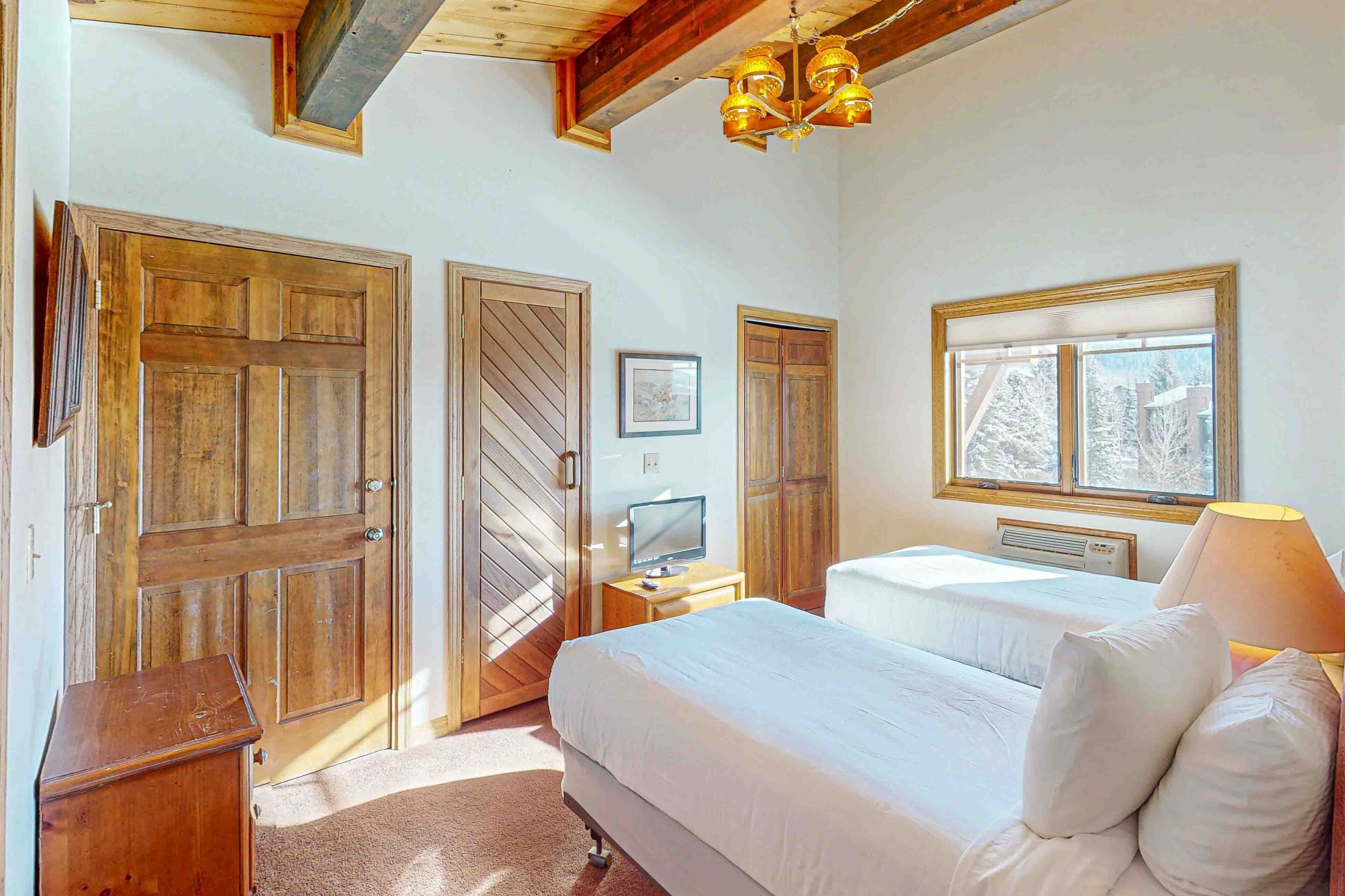 3 bedrooms, iron/ironing board, Internet, bed sheets