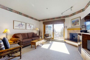 TV, fireplace, DVD player, stereo