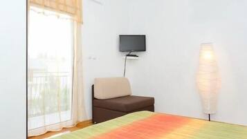 1 bedroom, iron/ironing board, WiFi