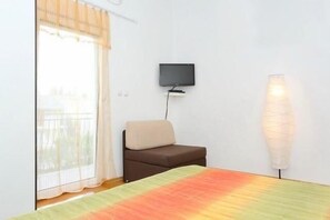 1 bedroom, iron/ironing board, WiFi - Holiday apartment for five people with a balcony (Karin)