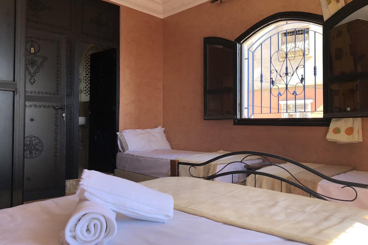 Economy Shared Dormitory | Iron/ironing board, free WiFi, bed sheets