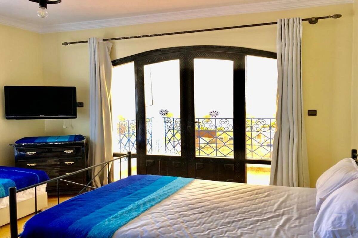 Panoramic Triple Room | Iron/ironing board, free WiFi, bed sheets