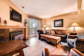 TV, fireplace, DVD player