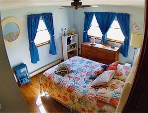 4 habitaciones, escritorio, tabla de planchar con plancha y wifi gratis 