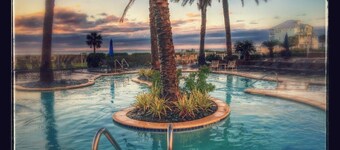 Newly renovated Bayfront Condo, Beach Club, Pools, Hot Tubs, Sunsets and More!!
