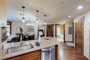 Interior - Impressive & lavish condo w/ bonus den, gas fireplace, & shared pool & hot tubs (Steamboat Springs)