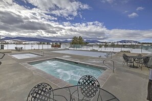 Outdoor pool, a heated pool