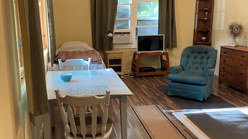 StrykjÀrn/strykbrÀda, gratis wi-fi och sÀngklÀder