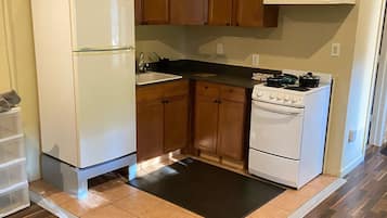 KylskÄp, mikrovÄgsugn, ugn och spishÀll