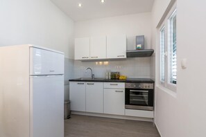 Fridge, oven, toaster, freezer