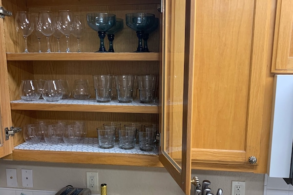 Kylskåp, mikrovågsugn, ugn och spishäll