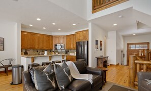 TV, caminetto, lettore DVD