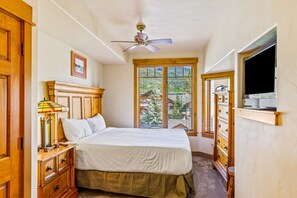 2 bedrooms, iron/ironing board, Internet, bed sheets