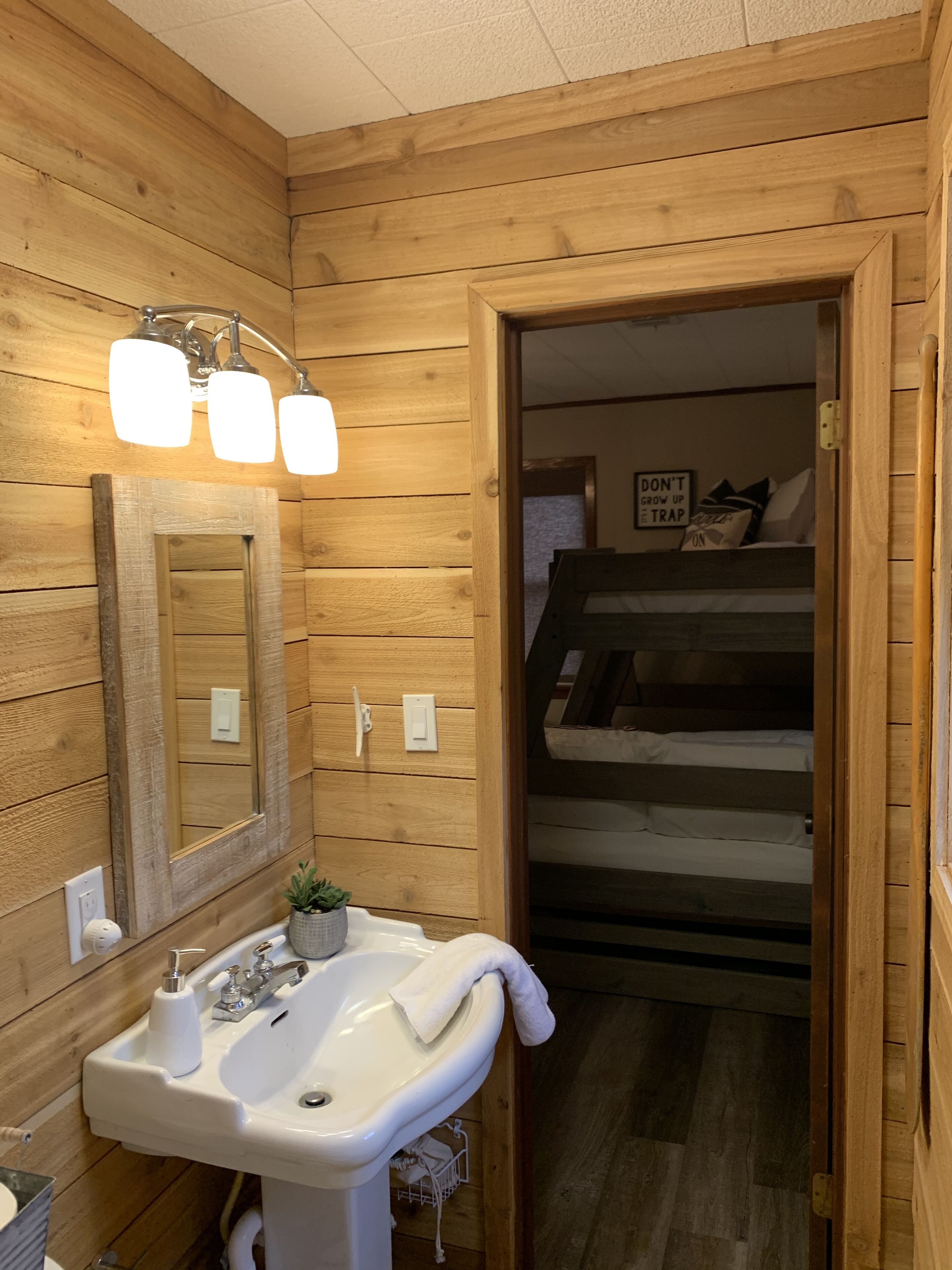 3 bedrooms, iron/ironing board, travel crib, free WiFi