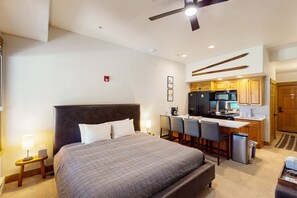 Internet, bed sheets, wheelchair access