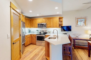 Fridge, microwave, oven, stovetop