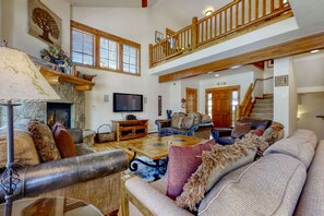 TV, fireplace, DVD player