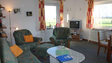 Télévision, baby-foot, chaßne hi-fi