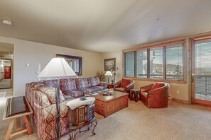 Téléviseur, foyer, lecteur de DVD