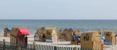 Una spiaggia nelle vicinanze