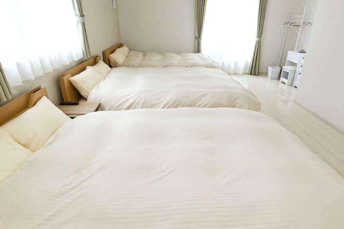 2 bedrooms, desk, soundproofing, free WiFi