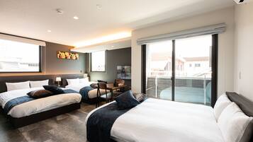 Studio Apartment with 3 double beds | 1 bedroom, desk, free WiFi, bed sheets