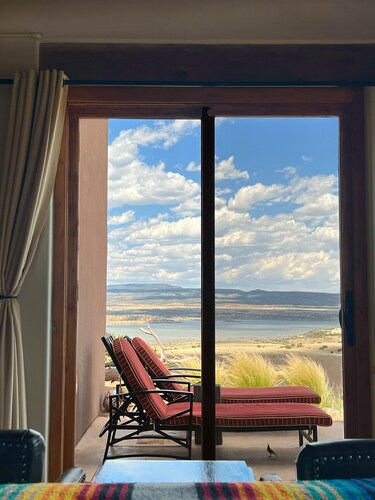 Abiquiu Lake Inn & Breakfast: Soul-stirring experiences meet unrivaled views.