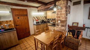 Dining - GITE LE PETIT COOKIE (Dabo)