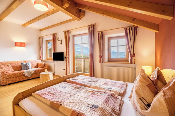 1 bedroom, free WiFi, bed sheets