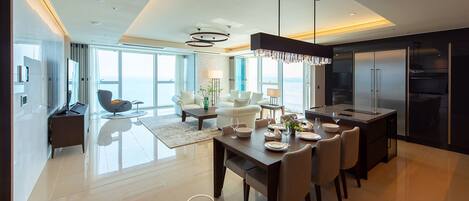 Flat-screen TV, heated floors