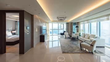 Flat-screen TV, heated floors
