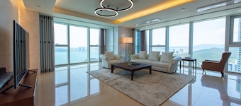 LCT Residence