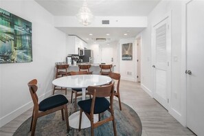 Unclassified image, 5 of 33, button - Oceana 201W See gorgeous sunsets! (Treasure Island)