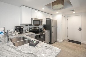 Unclassified image, 3 of 33, button - Oceana 201W See gorgeous sunsets! (Treasure Island)