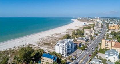 Oceana 201W See gorgeous sunsets!