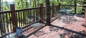 Appleseed Cabin in the Ozarks
