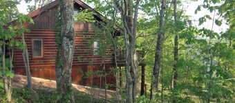 Appleseed Cabin in the Ozarks