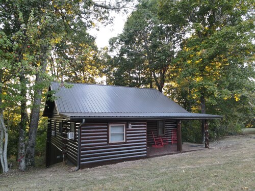 Appleseed Cabin in the Ozarks