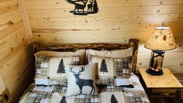 4 bedrooms, travel crib, WiFi, bed sheets