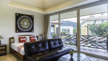 Suite, 1 chambre | 1 chambre, minibar, coffres-forts dans les chambres, bureau