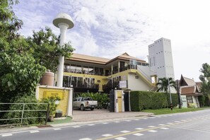 Exterior - OYO 1005 Pacotte Boutique Resort (Rawai)