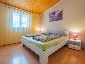 2 bedrooms, iron/ironing board, WiFi - apartment "Arijana2" with private terrace (Medulin)