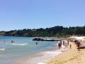 Beach - Sunny Apartment in Burgas (Sozopol)