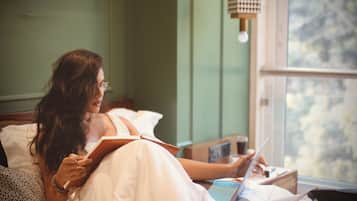 Deluxe Double Room | 4 bedrooms, desk, laptop workspace, soundproofing