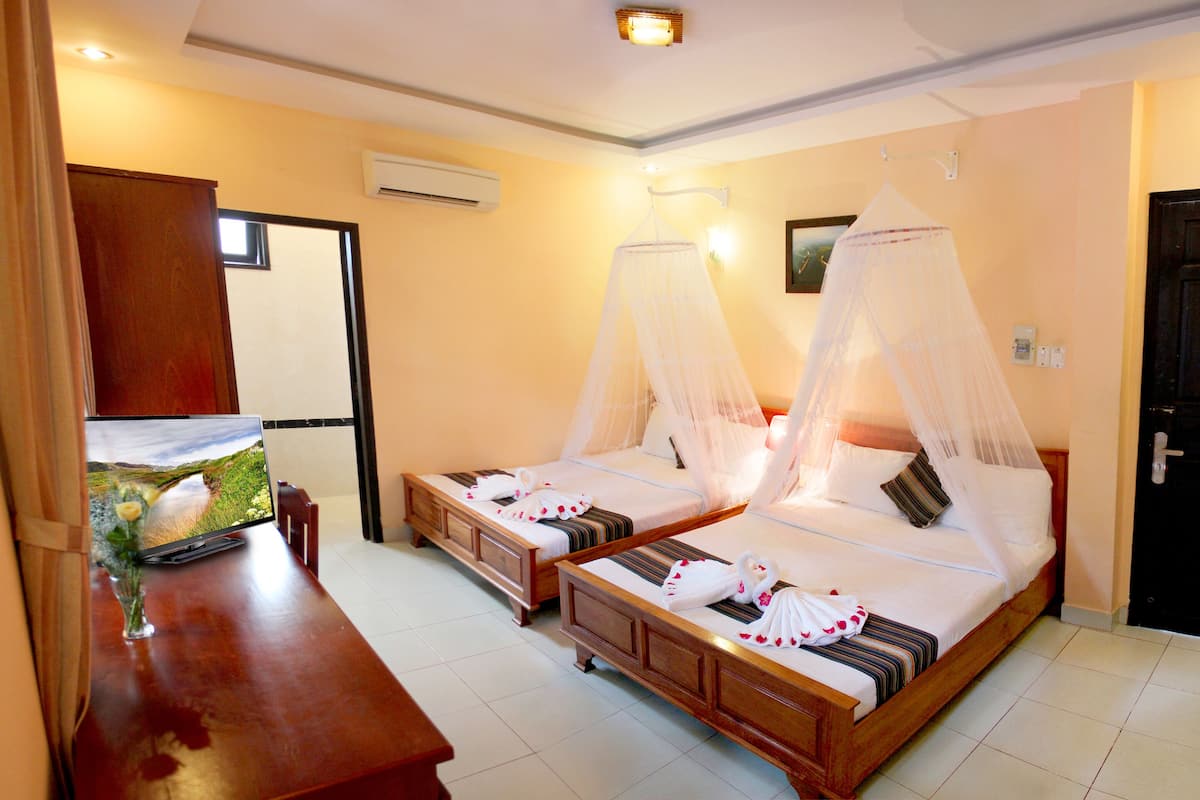 Quadruple Room | Desk, free WiFi