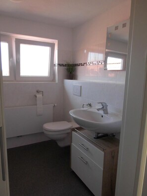 تجهيزات دش، مجففات شعر، مناشف