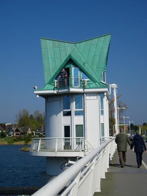 المنشأة من الخارج