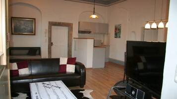 Fernseher, Stereoanlage