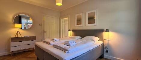 2 bedrooms, premium bedding, individually decorated