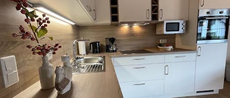 Frigorifero, microonde, forno, lavastoviglie